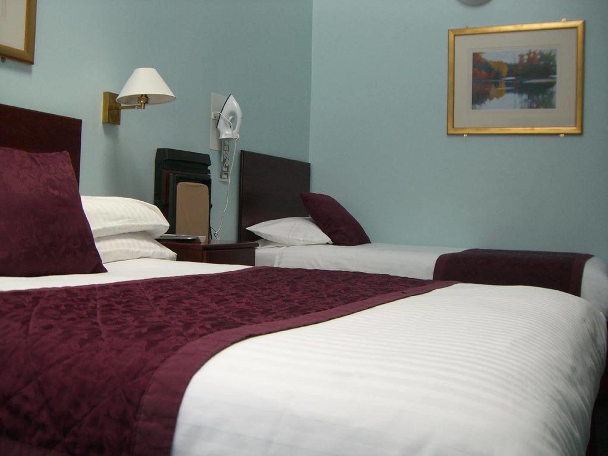 Kings Paget Hotel West Drayton  Eksteriør bilde
